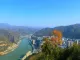 陕西与湖北交界的小县城城区沿着山势而建