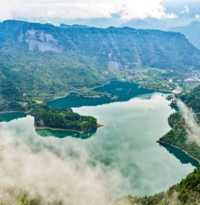 重庆黔江小南海湿地自然保护区秋景如画