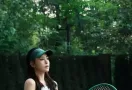 阿娇化身元气网球少女 白裙造型清纯亮眼