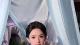 王玉雯抹胸裙造型气质温婉