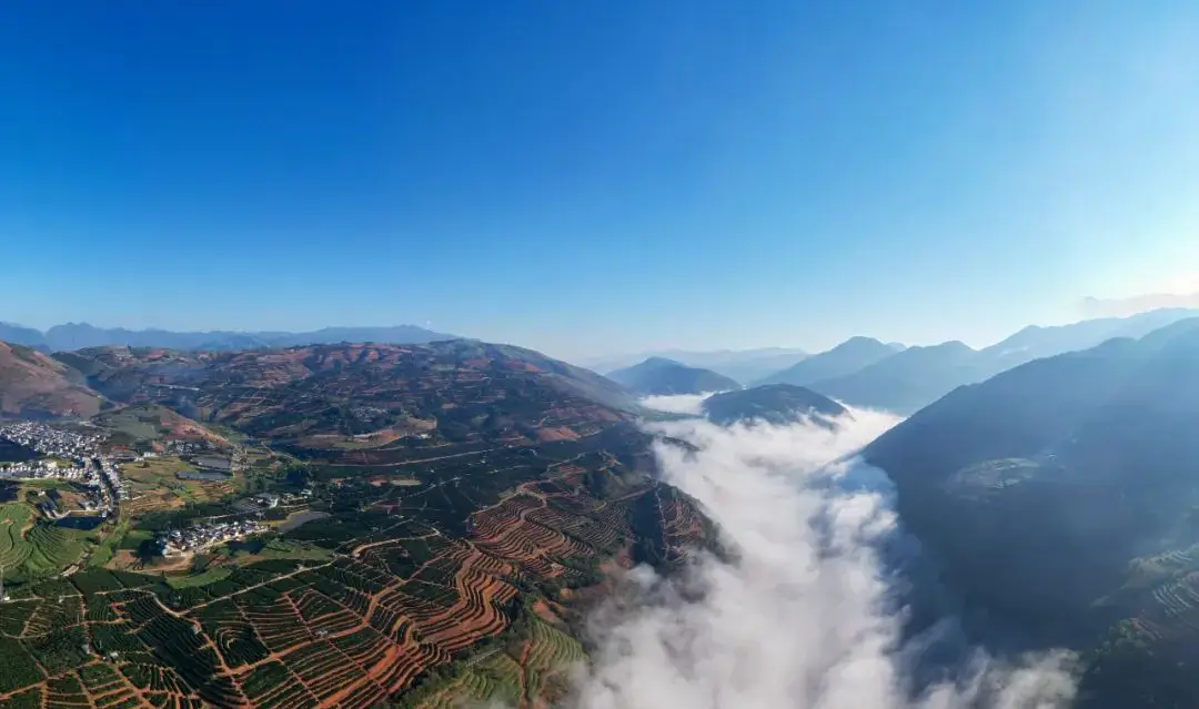 去龙陵江中山见证怒江上的最大弯